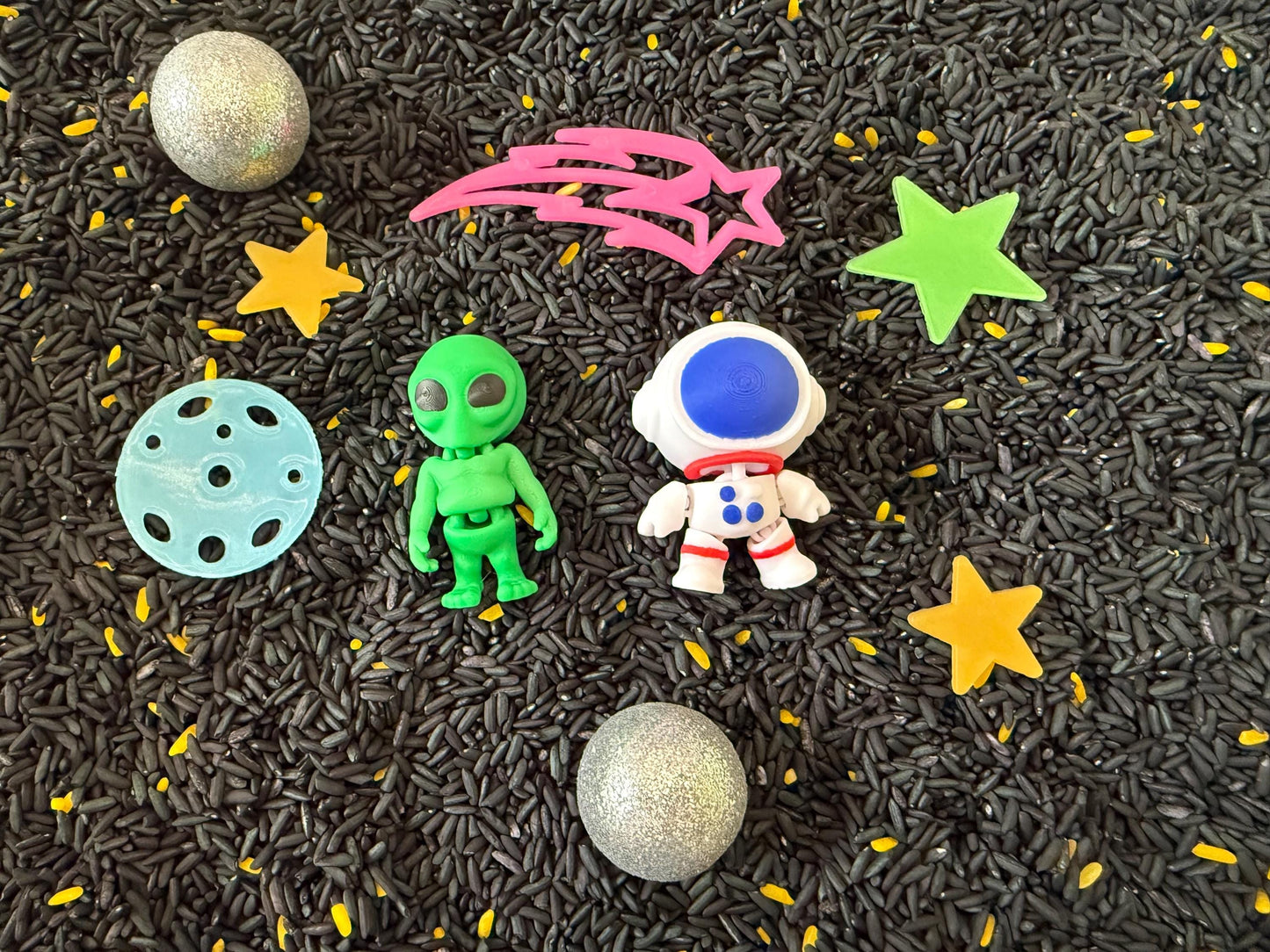 Outer Space Sensory Bin – Montessori Galaxy Play Kit | Planets, Rocket, Astronauts & Aliens – STEM Activity | Flisat Filler | Busy Bin